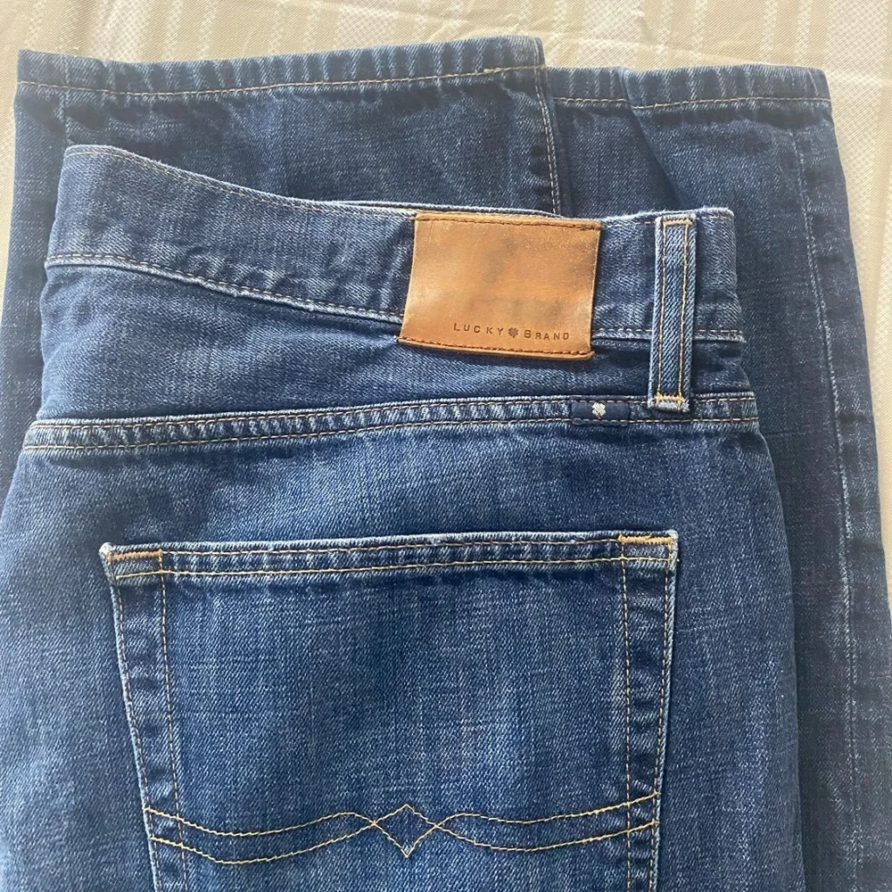 Lucky Brand Dark Blue 221 Original Straight Jeans 38x32